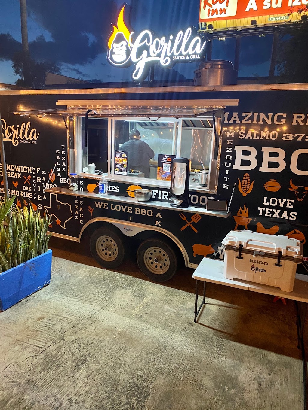 Gorilla Smoke & Grill | restaurant | 3301 San Bernardo Ave, Laredo, TX 78040, USA | 9564156011 OR +1 956-415-6011