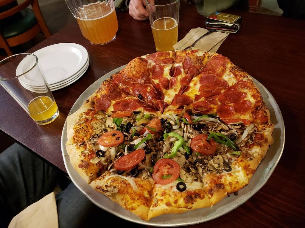 Two Guys Pizza Pies | restaurant | 18955 Ferretti Rd, Groveland, CA 95321, USA | 2099624897 OR +1 209-962-4897