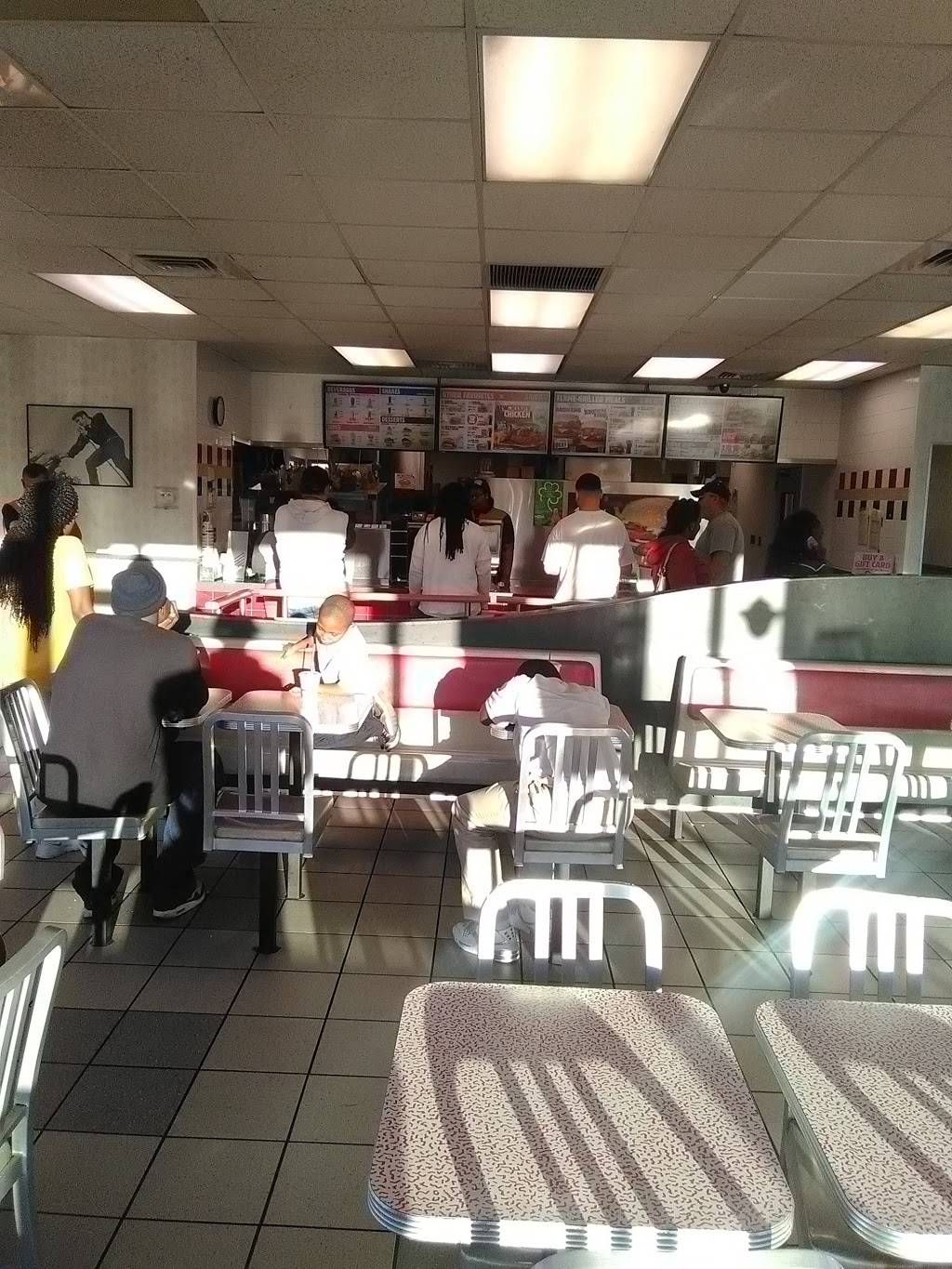 Burger King | restaurant | 4266 Elvis Presley Blvd, Memphis, TN 38116, USA | 9013987017 OR +1 901-398-7017