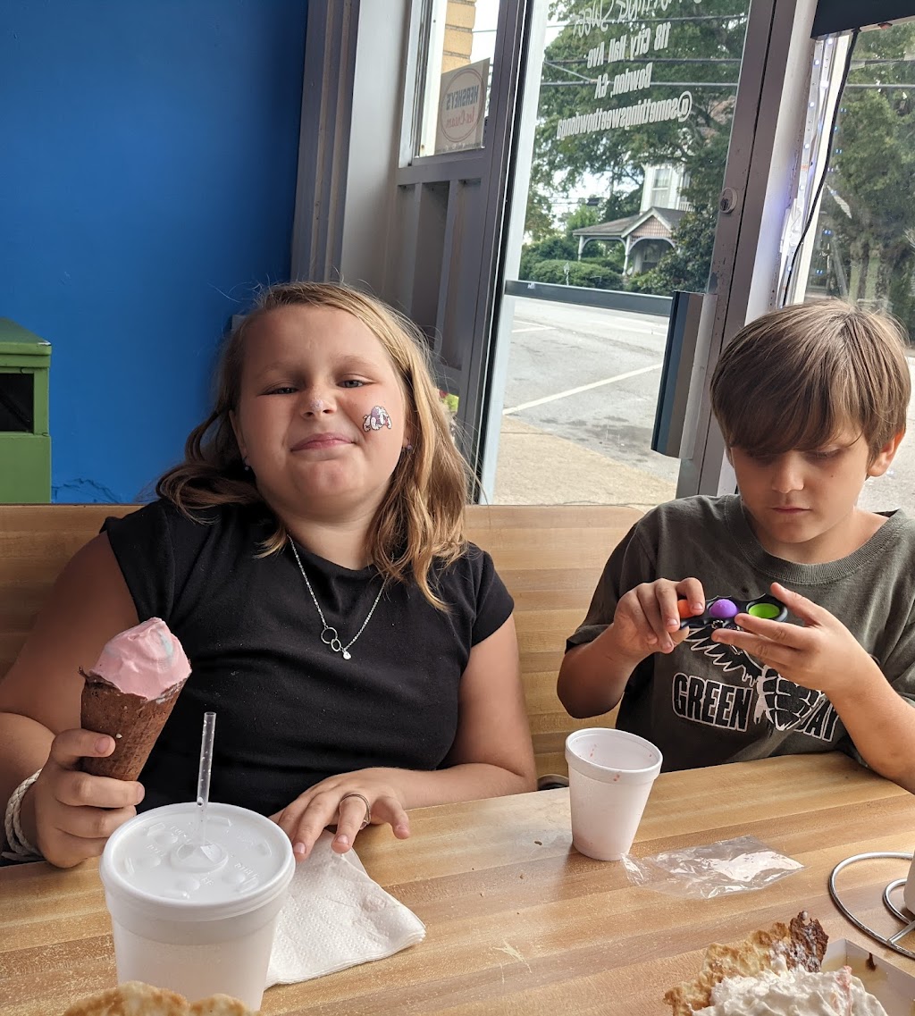 Something Sweet | restaurant | 118 City Hall Ave, Bowdon, GA 30108, USA | 7704805483 OR +1 770-480-5483