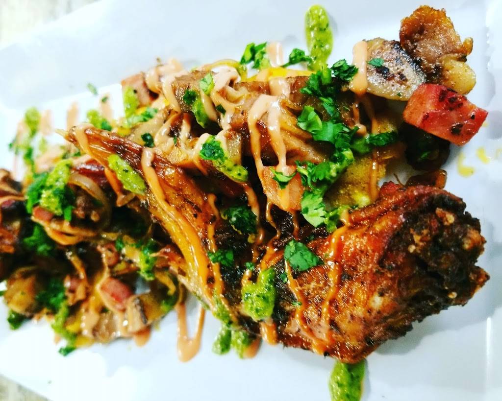 Sofrito Houston | restaurant | 3103 Ella Blvd, Houston, TX 77018, USA | 3462901649 OR +1 346-290-1649