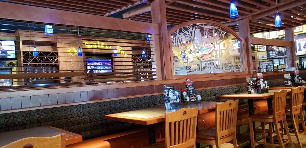 Applebees | restaurant | 2250 Division Rd, Windsor, ON N8W 5X5, Canada | 5199741122 OR +1 519-974-1122