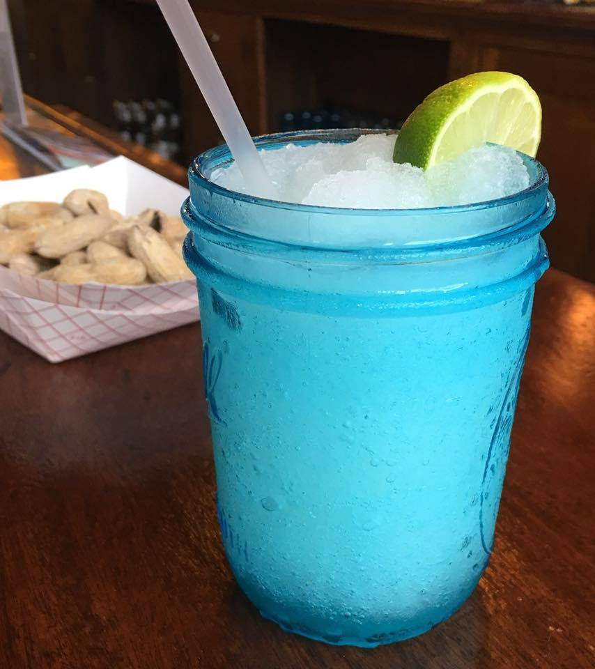 Son Chasers Social Club | restaurant | 218 E Amelia St, Cassville, WI 53806, USA | 6087259200 OR +1 608-725-9200