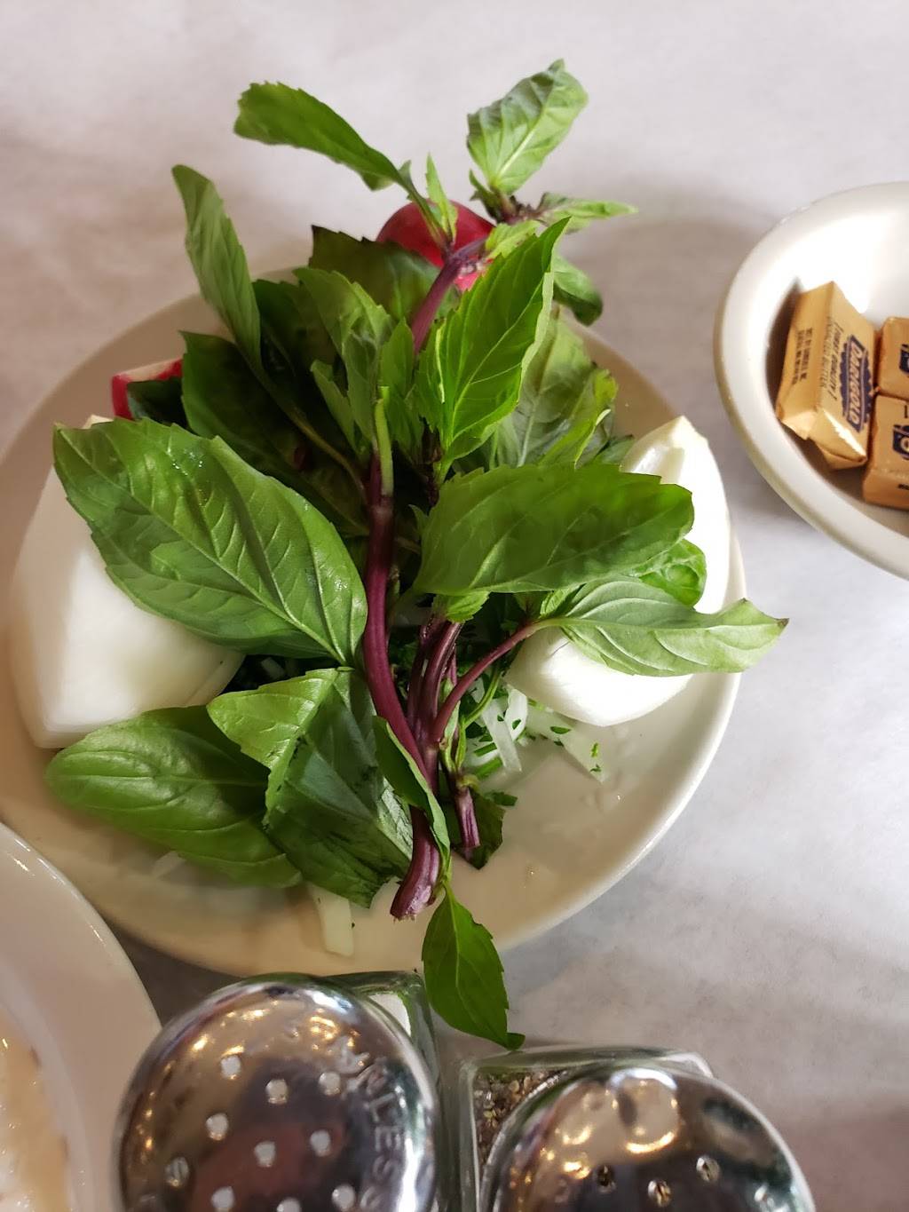 Raffis Place | restaurant | 211 E Broadway, Glendale, CA 91205, USA | 8182407411 OR +1 818-240-7411