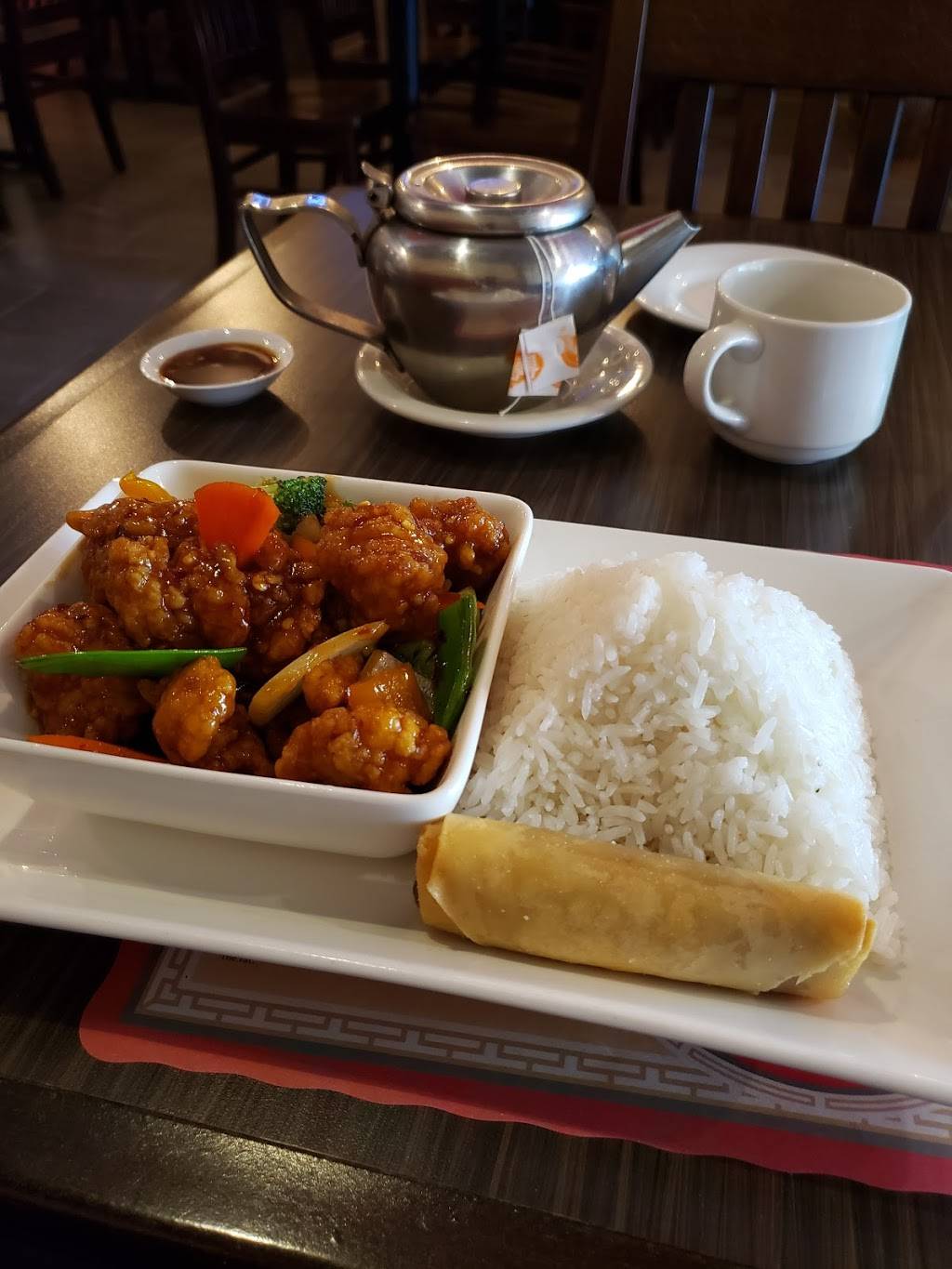 Ruyi Garden | restaurant | 650 The Queensway, Etobicoke, ON M8Y 1K7, Canada | 4162558858 OR +1 416-255-8858