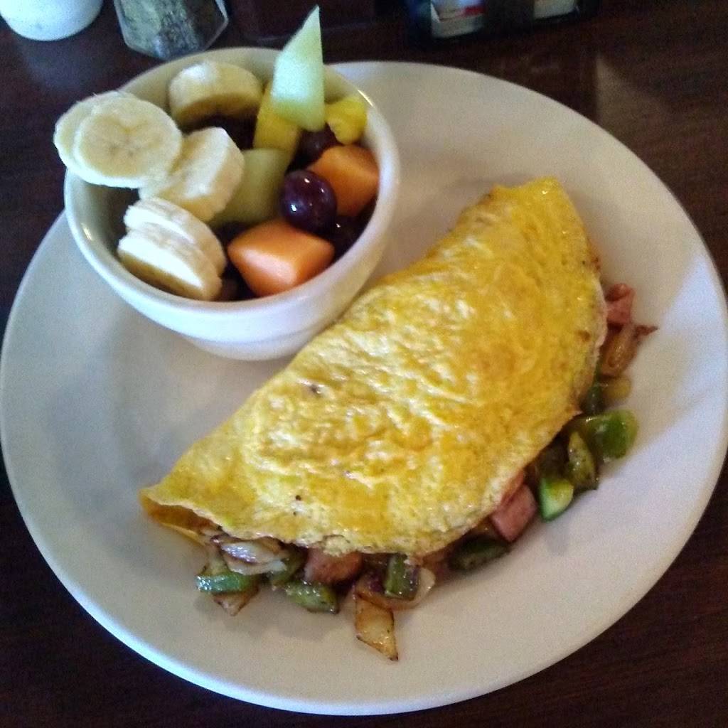 Samanthas Frontier Restaurant | restaurant | 418 E Maple St, Hartville, OH 44632, USA | 3308773423 OR +1 330-877-3423