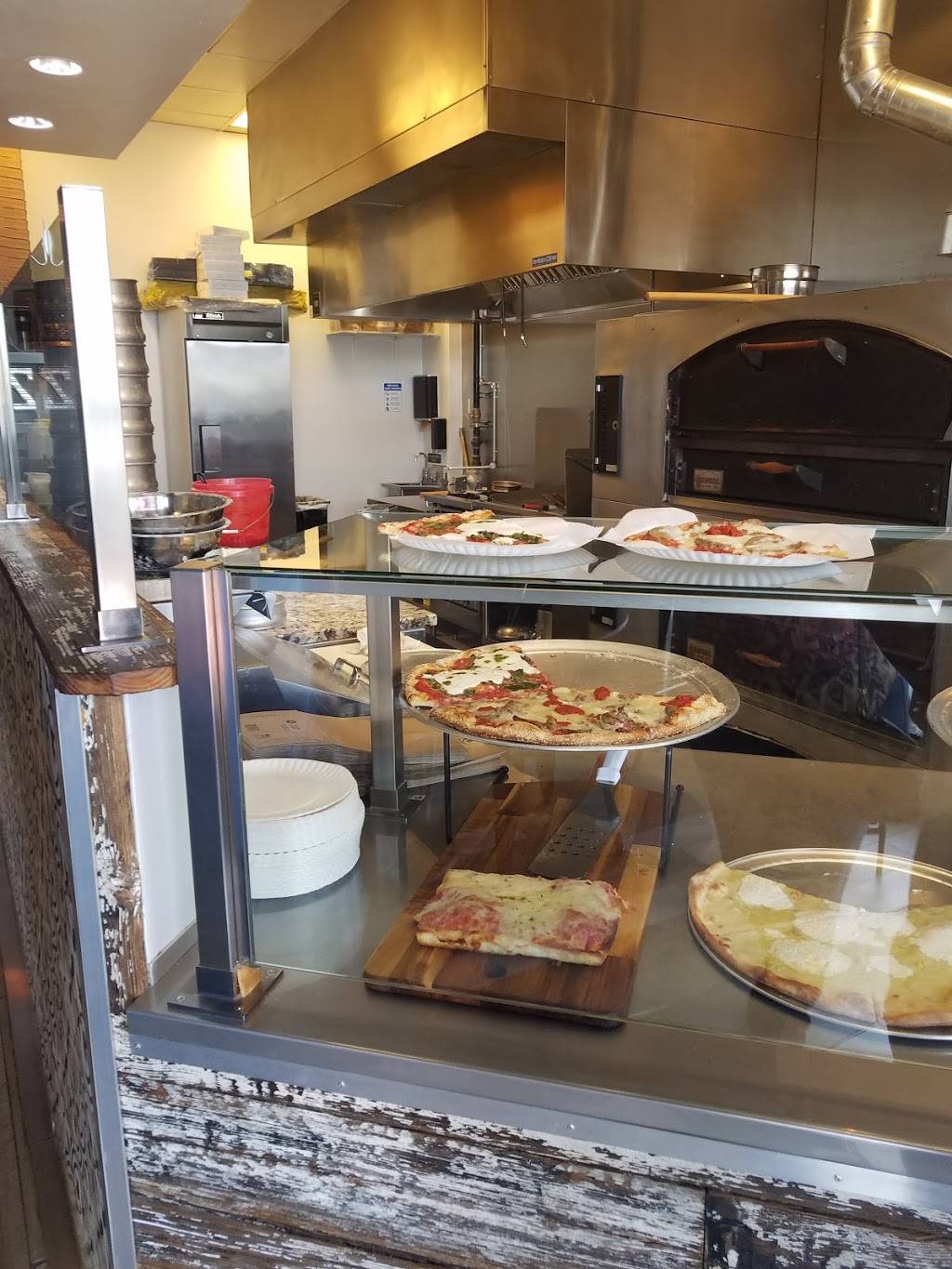 PIENEZZA Pizza | restaurant | 3236 N John Young Pkwy, Kissimmee, FL 34741, USA | 4077505540 OR +1 407-750-5540