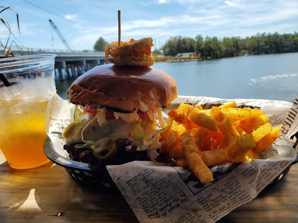 Docs Oyster Bar | restaurant | 303 Glen Avenue, Behind Compass Rose, Valparaiso, FL 32580, USA | 8507290406 OR +1 850-729-0406