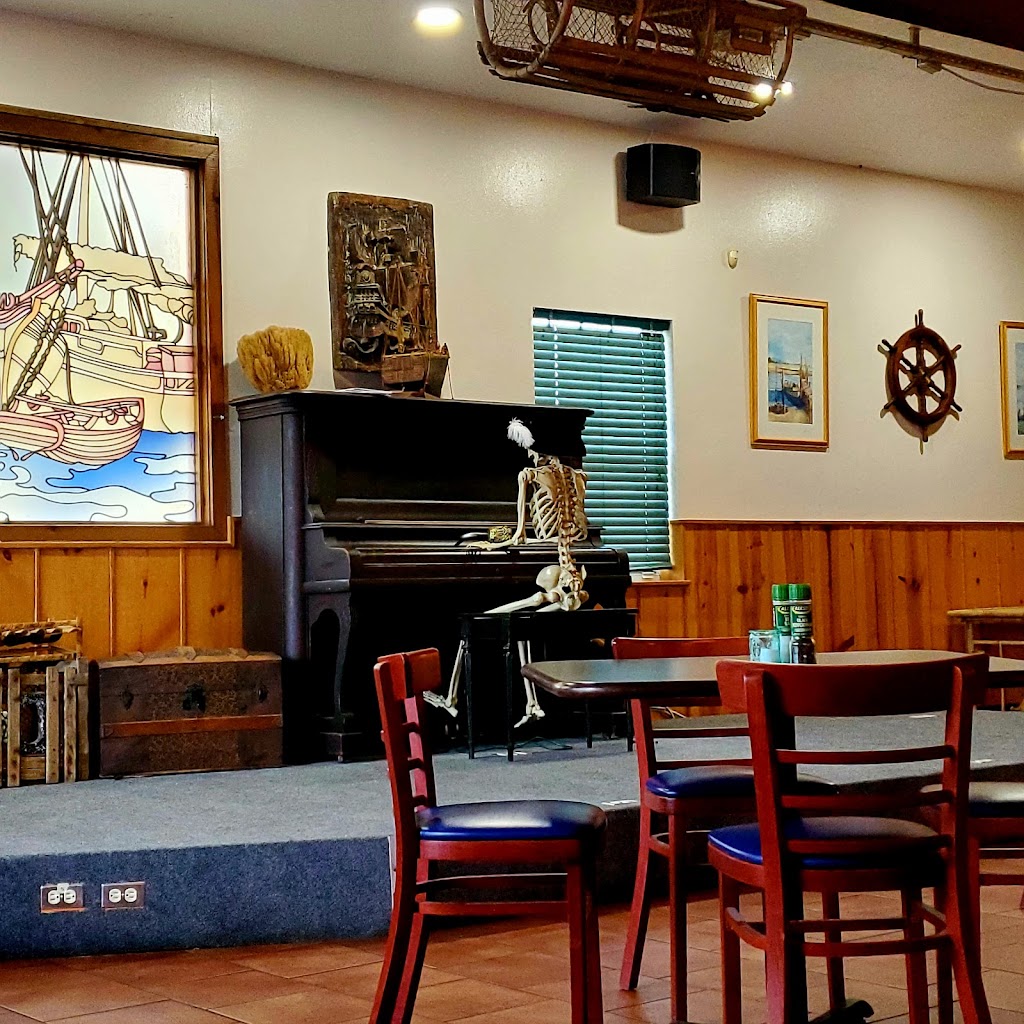 Blackbeards Grub and Grog | restaurant | 80 W Live Oak St, Tarpon Springs, FL 34689, USA | 7279403522 OR +1 727-940-3522