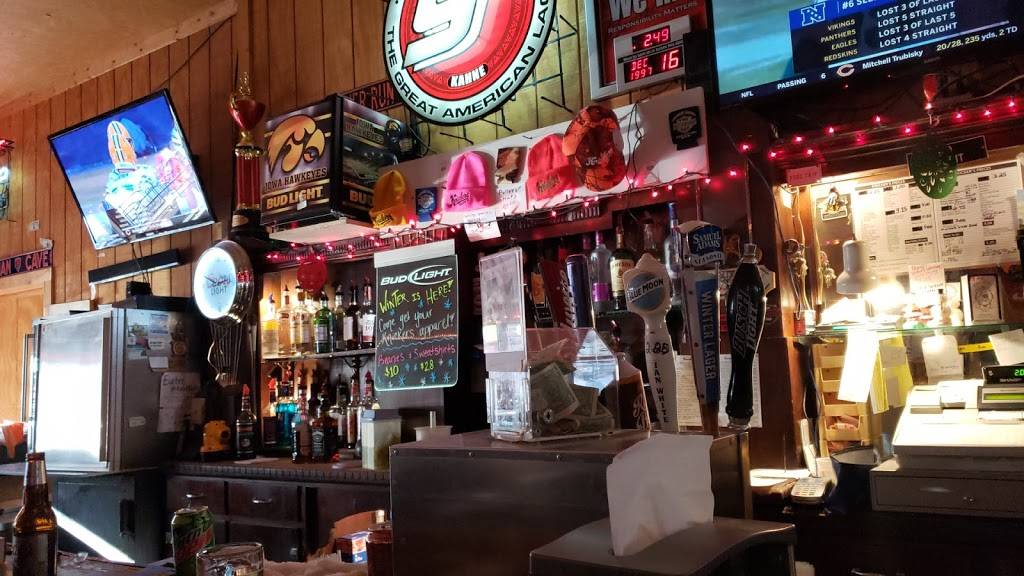 Knickers Saloon | restaurant | 2186 Central Ave, Dubuque, IA 52001, USA | 5635570887 OR +1 563-557-0887