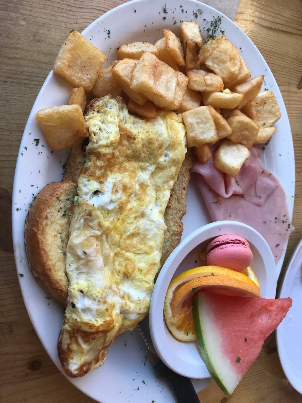 Boulangerie La Farandole | restaurant | 1089 Boulevard de Sainte-Adèle, Sainte-Adèle, QC J8B 2N4, Canada | 4502295225 OR +1 450-229-5225