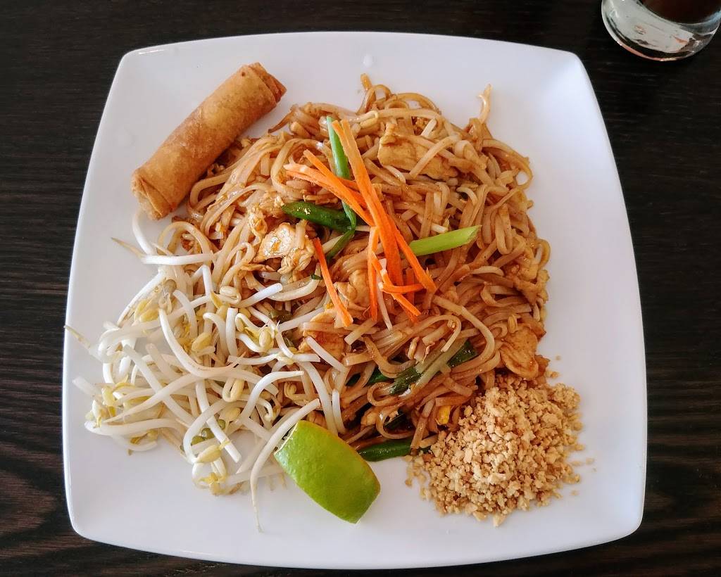 Yayas Thai Restaurant | restaurant | 9226 Potranco Rd #103, San Antonio, TX 78251, USA | 2102815215 OR +1 210-281-5215