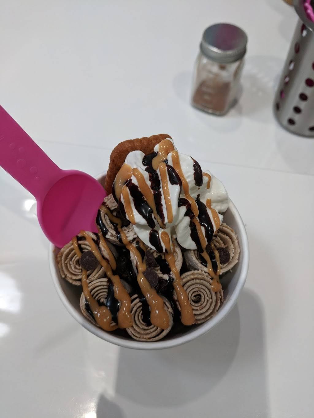 District Pub NoHo | restaurant | 5249 Lankershim Blvd, North Hollywood, CA 91601, USA | 8187327319 OR +1 818-732-7319