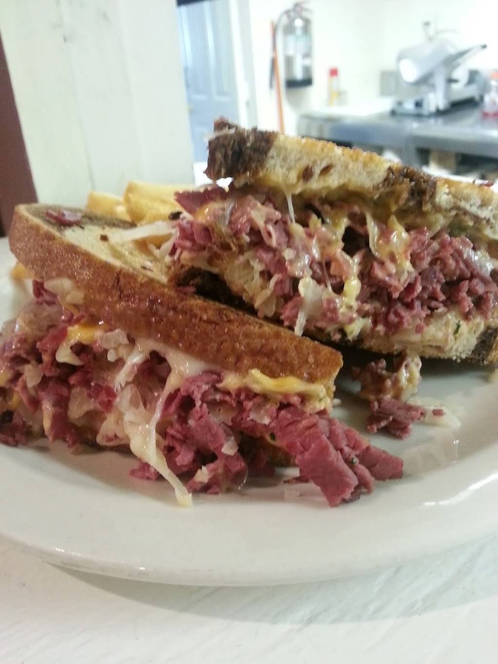 Jesses Place | restaurant | 2314 Ingleside Rd, Norfolk, VA 23513, USA | 7579611085 OR +1 757-961-1085