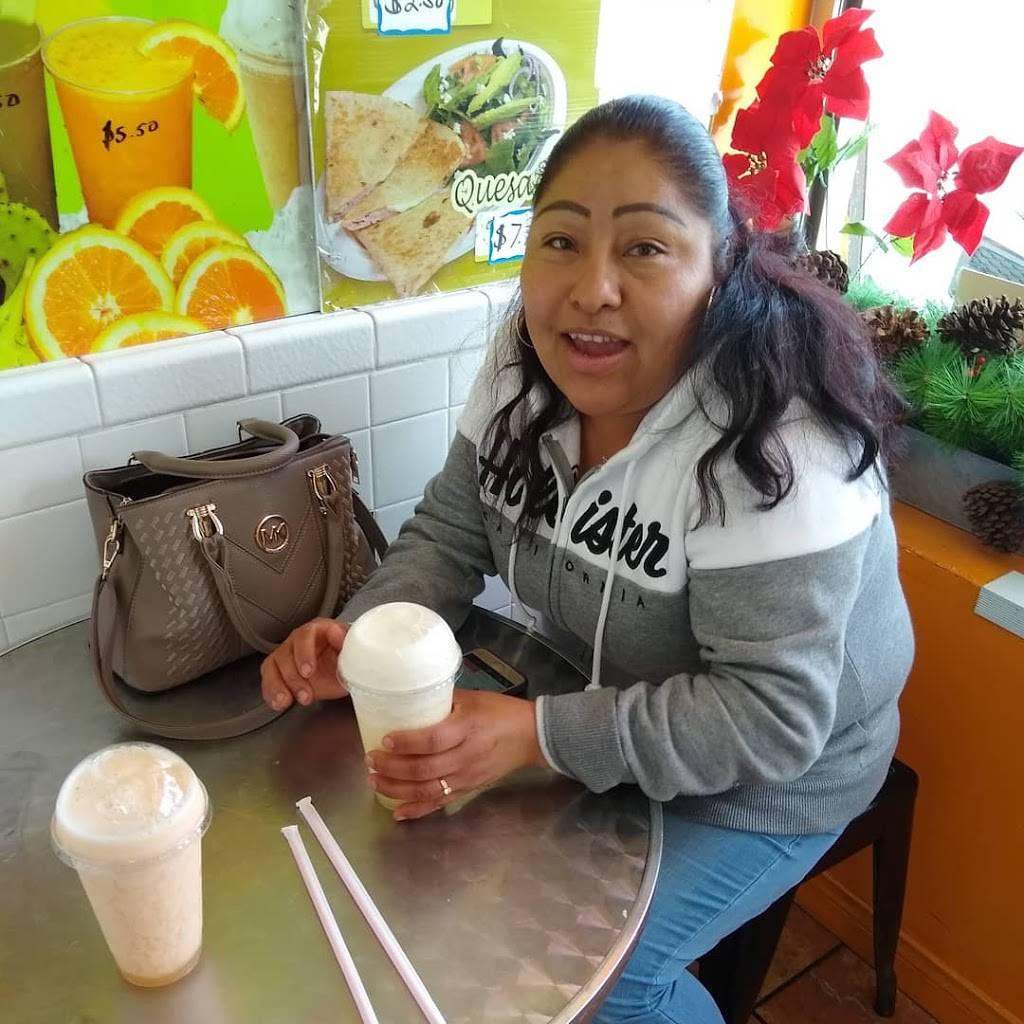 Los Güeritos Bionicos | restaurant | 1903 Maple Ave, Los Angeles, CA 90011, USA | 2137464179 OR +1 213-746-4179