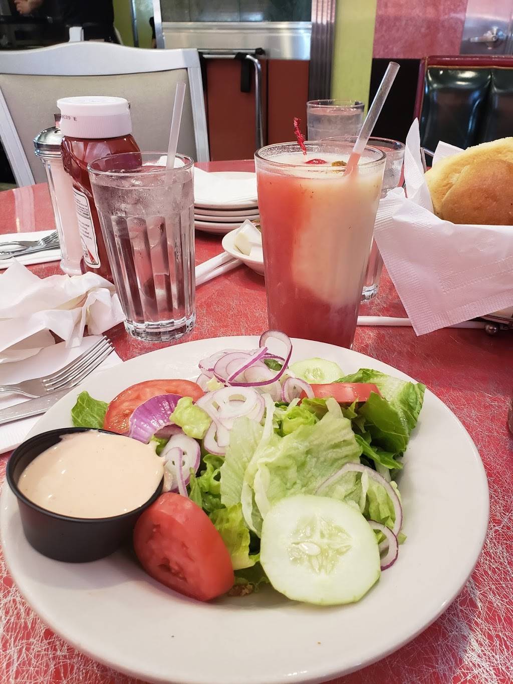 Lindenwood Diner | restaurant | 2870 Linden Blvd, Brooklyn, NY 11208, USA | 7182356343 OR +1 718-235-6343