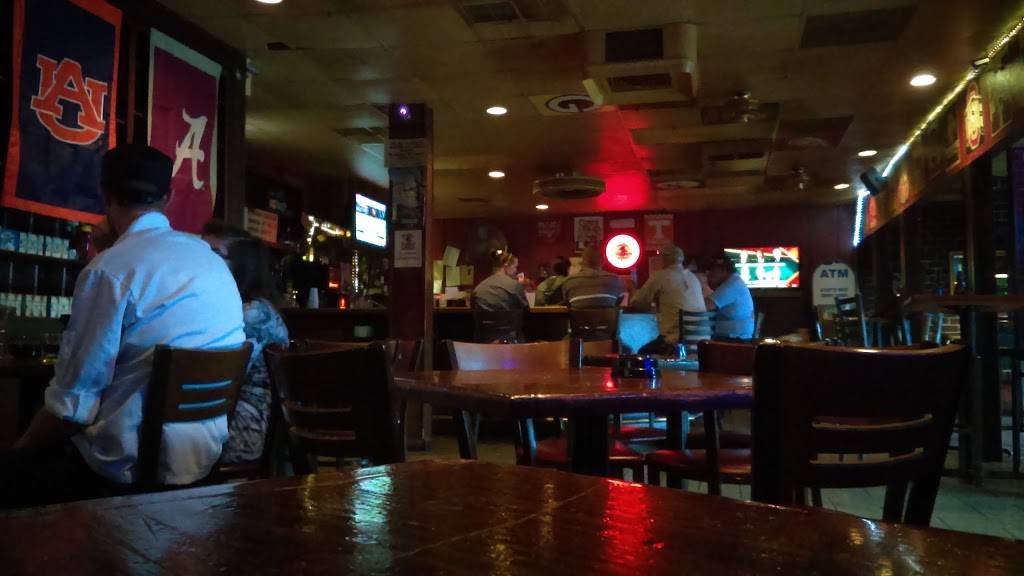 Ruggbys Food & Spirits | restaurant | 4820 University Dr NW # 15, Huntsville, AL 35816, USA | 2568950795 OR +1 256-895-0795