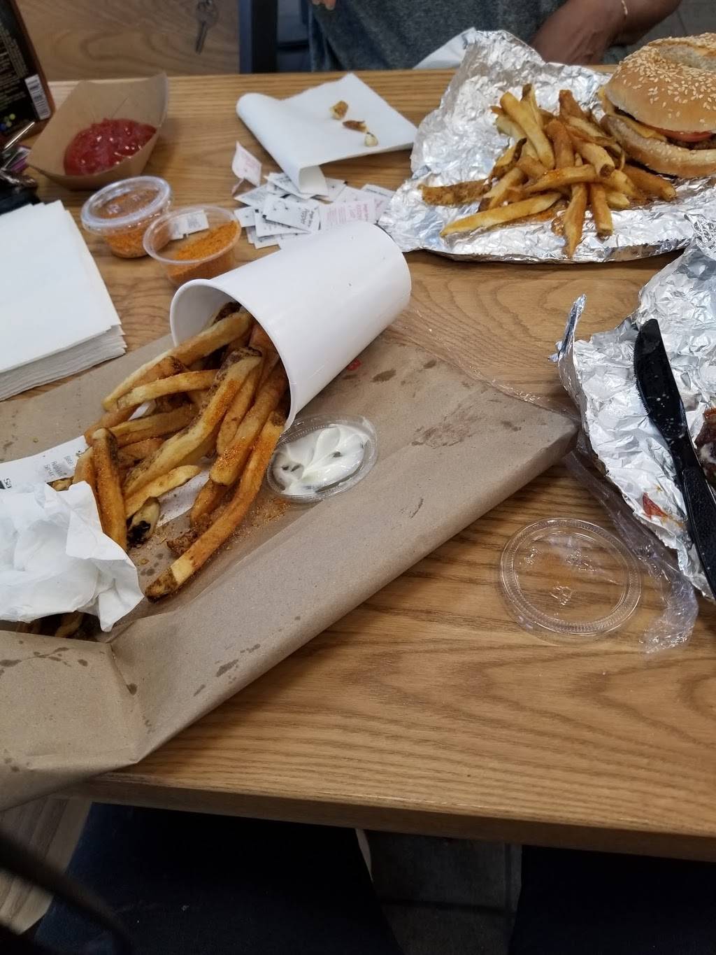 Five Guys | meal takeaway | 3454 W 86th St, Indianapolis, IN 46268, USA | 3178760811 OR +1 317-876-0811