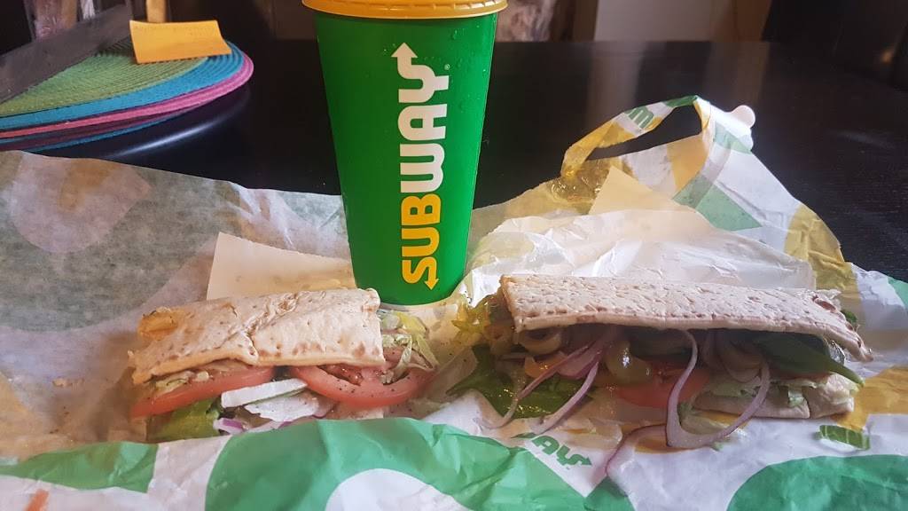 Subway | restaurant | 645 Hurontario St, Collingwood, ON L9Y 2N6, Canada | 7054434343 OR +1 705-443-4343