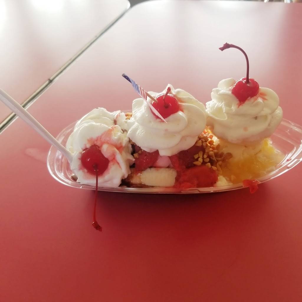 Walton Freeze | restaurant | 120 S Main St, Walton, IN 46994, USA | 5746260503 OR +1 574-626-0503