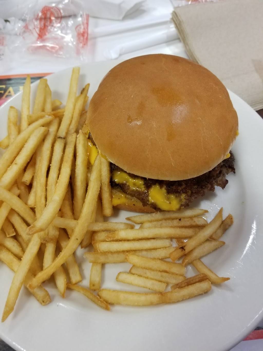Steak n Shake | restaurant | 8420 Springboro Rd, Miamisburg, OH 45342, USA | 9374361949 OR +1 937-436-1949