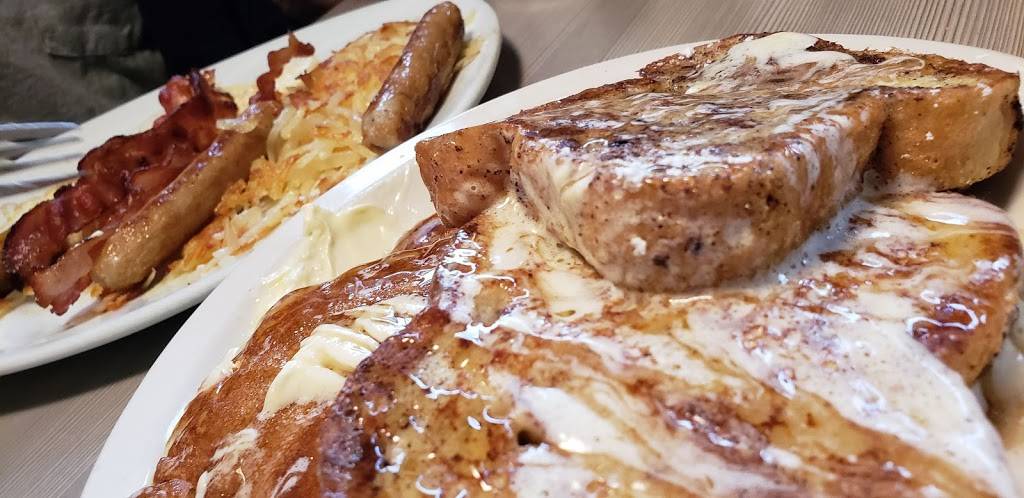 Perkins Restaurant & Bakery | restaurant | 811 S Frontage Rd, Wisconsin Dells, WI 53965, USA | 6082546424 OR +1 608-254-6424