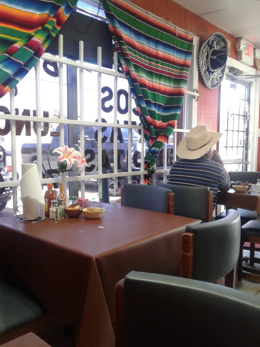 Taqueria El Charro | restaurant | 6810 N Shepherd Dr, Houston, TX 77091, USA | 7136928303 OR +1 713-692-8303