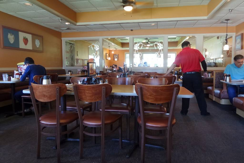 IHOP | restaurant | 3910 Belt Line Rd, Addison, TX 75001, USA | 9722419299 OR +1 972-241-9299