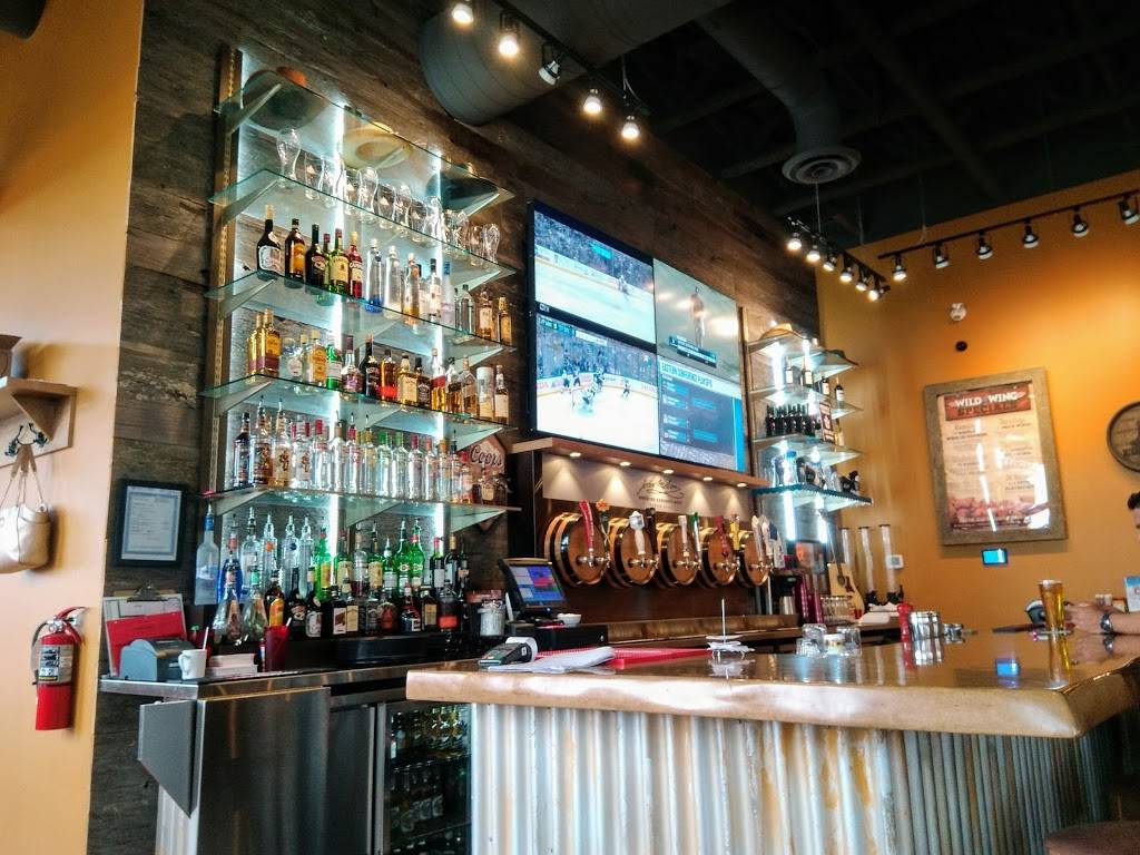 Wild Wing | restaurant | 1700 King Rd #20, King City, ON L7B 1L4, Canada | 9055399464 OR +1 905-539-9464