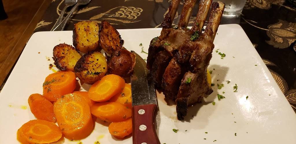 Linguines Italian Restaurant | restaurant | 257 N Front St, Belleville, ON K8P 3C2, Canada | 6139625444 OR +1 613-962-5444