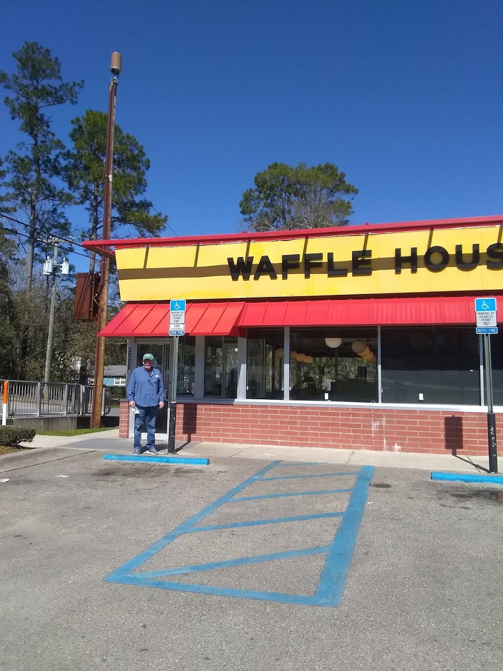 Waffle House | meal takeaway | 3500 Apalachee Pkwy, Tallahassee, FL 32311, USA | 8502191756 OR +1 850-219-1756