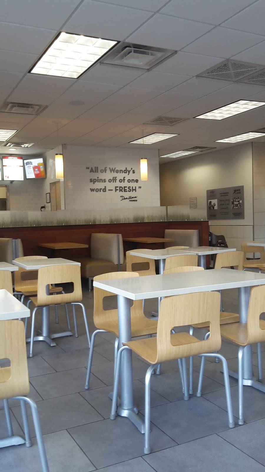 Wendys | restaurant | 316 Center St, Wheelersburg, OH 45694, USA | 7405748188 OR +1 740-574-8188