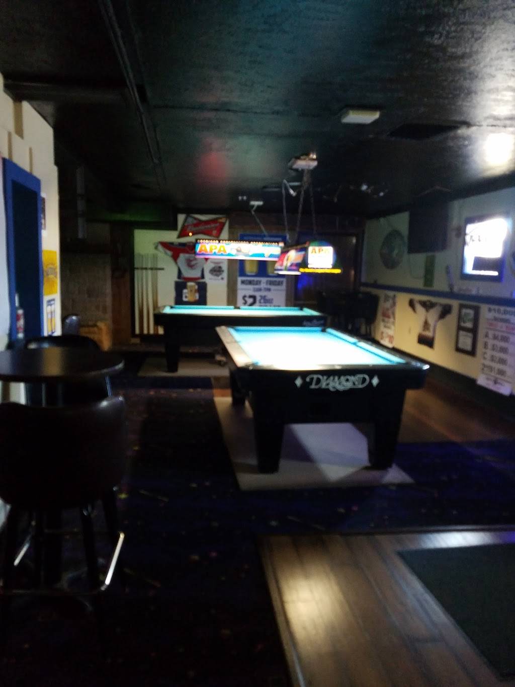 Blue Line Bar & Grill | restaurant | 4305 Brookpark Rd, Cleveland, OH 44134, USA | 4407994305 OR +1 440-799-4305