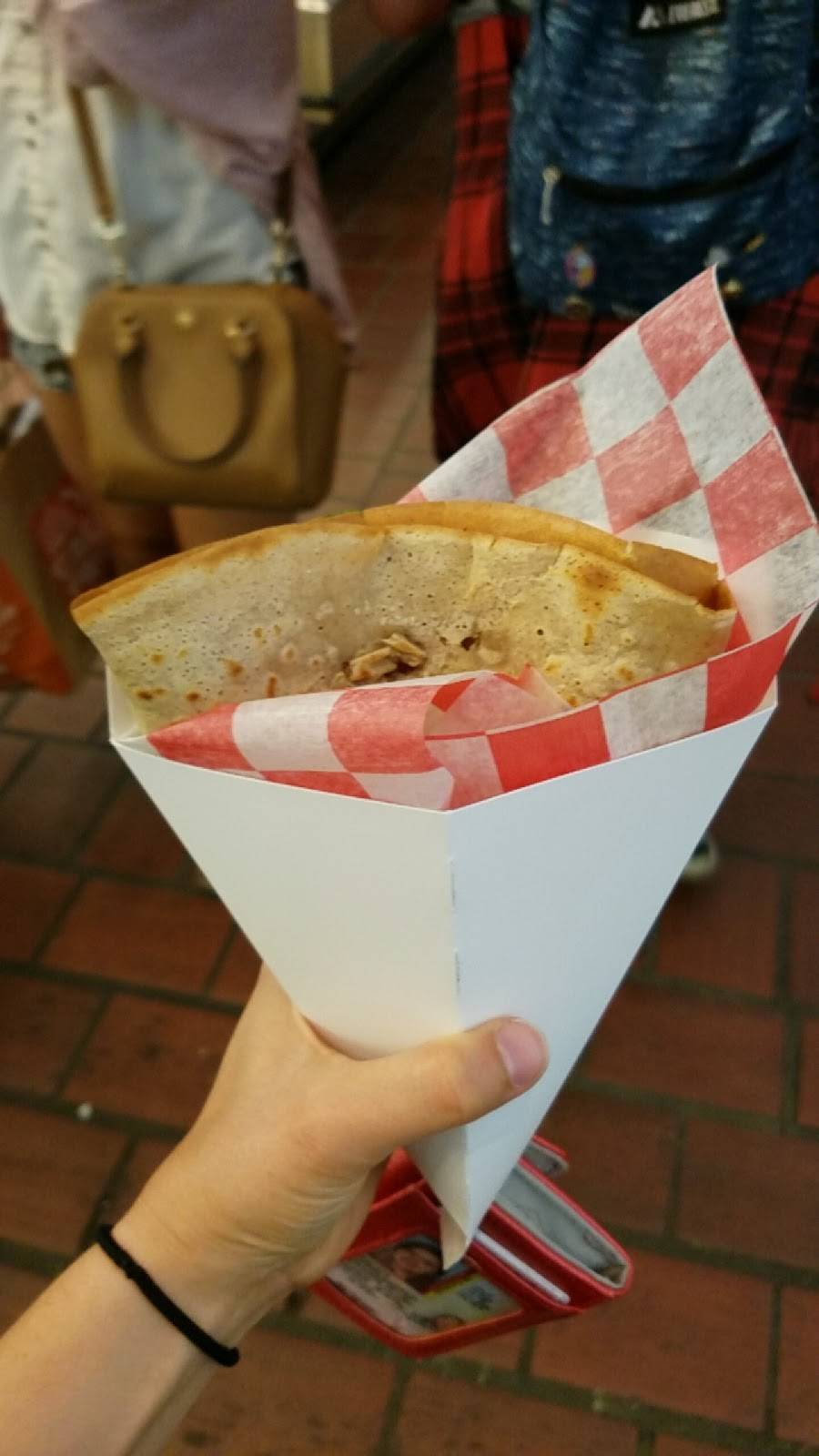 Crepes De Luxe | restaurant | 1979 W 25th St, Cleveland, OH 44113, USA | 2162412479 OR +1 216-241-2479