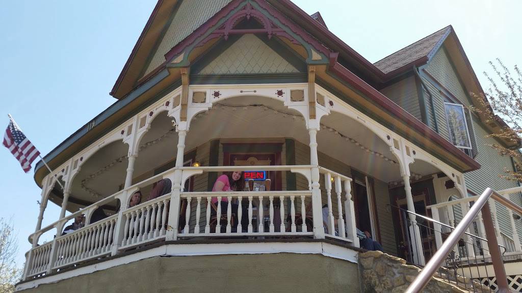 Kristis Restaurant | restaurant | 119 5th Ave, New Glarus, WI 53574, USA | 6085272012 OR +1 608-527-2012