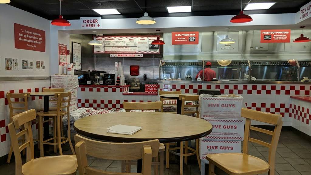 Five Guys | meal takeaway | 3232 Lake Ave, Wilmette, IL 60091, USA | 8472562910 OR +1 847-256-2910
