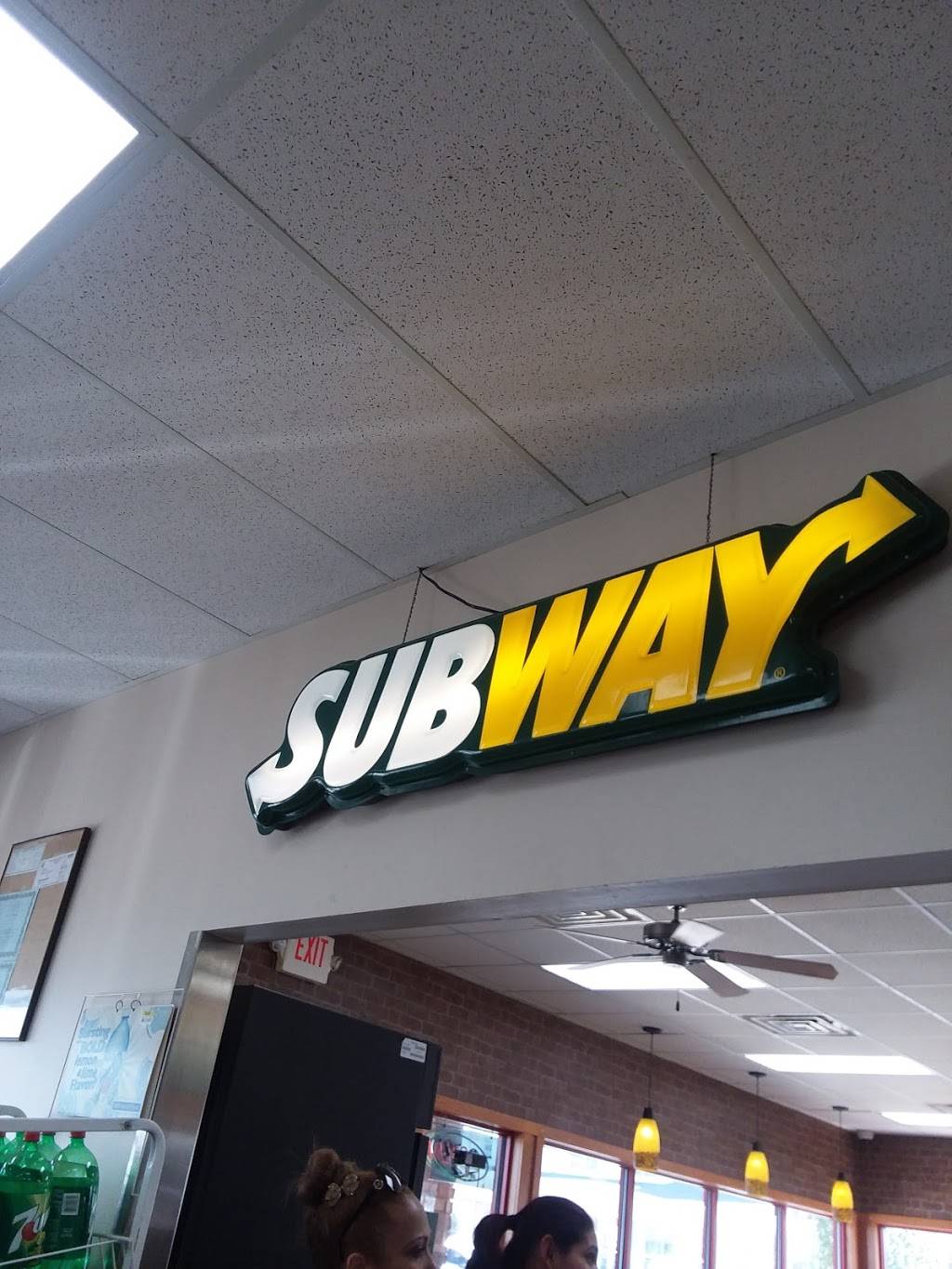 Subway | restaurant | 120 N Van Buren St, Shipshewana, IN 46565, USA | 2607684313 OR +1 260-768-4313
