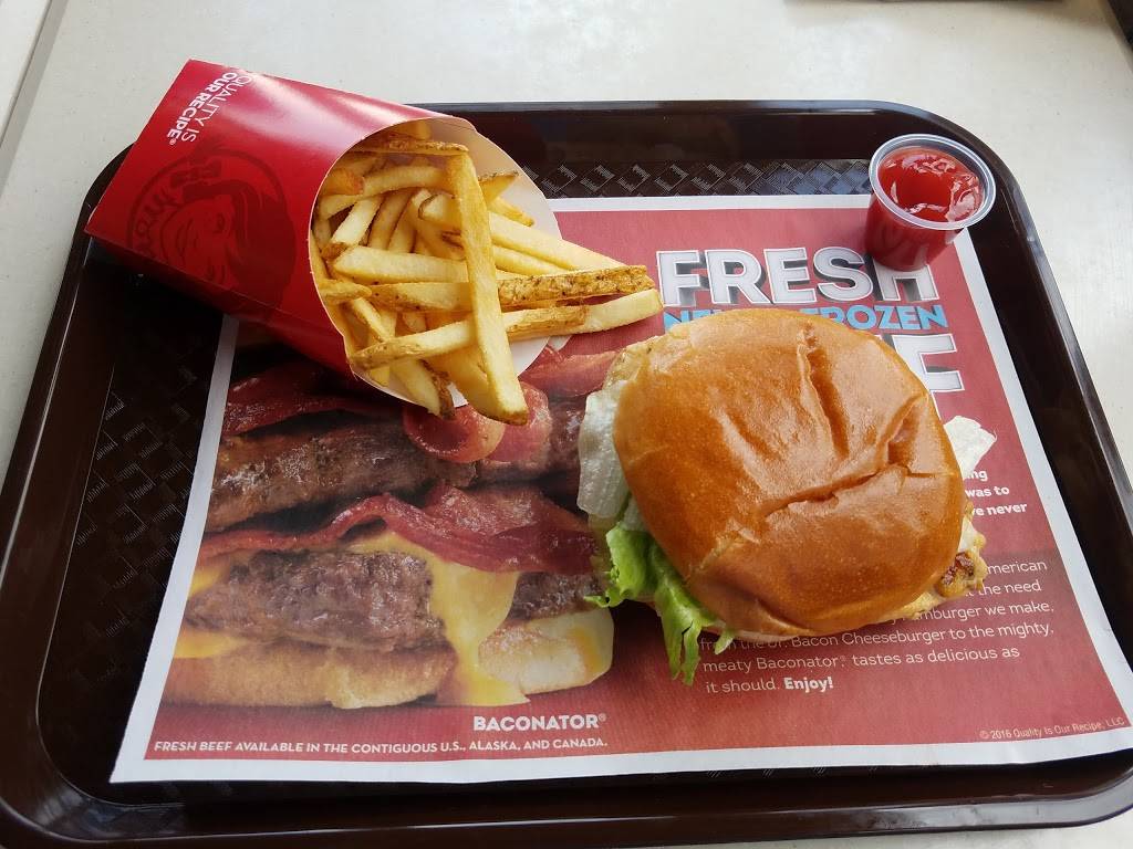 Wendys | restaurant | 82 Expressway Dr, Manchester, TN 37355, USA | 9317285118 OR +1 931-728-5118