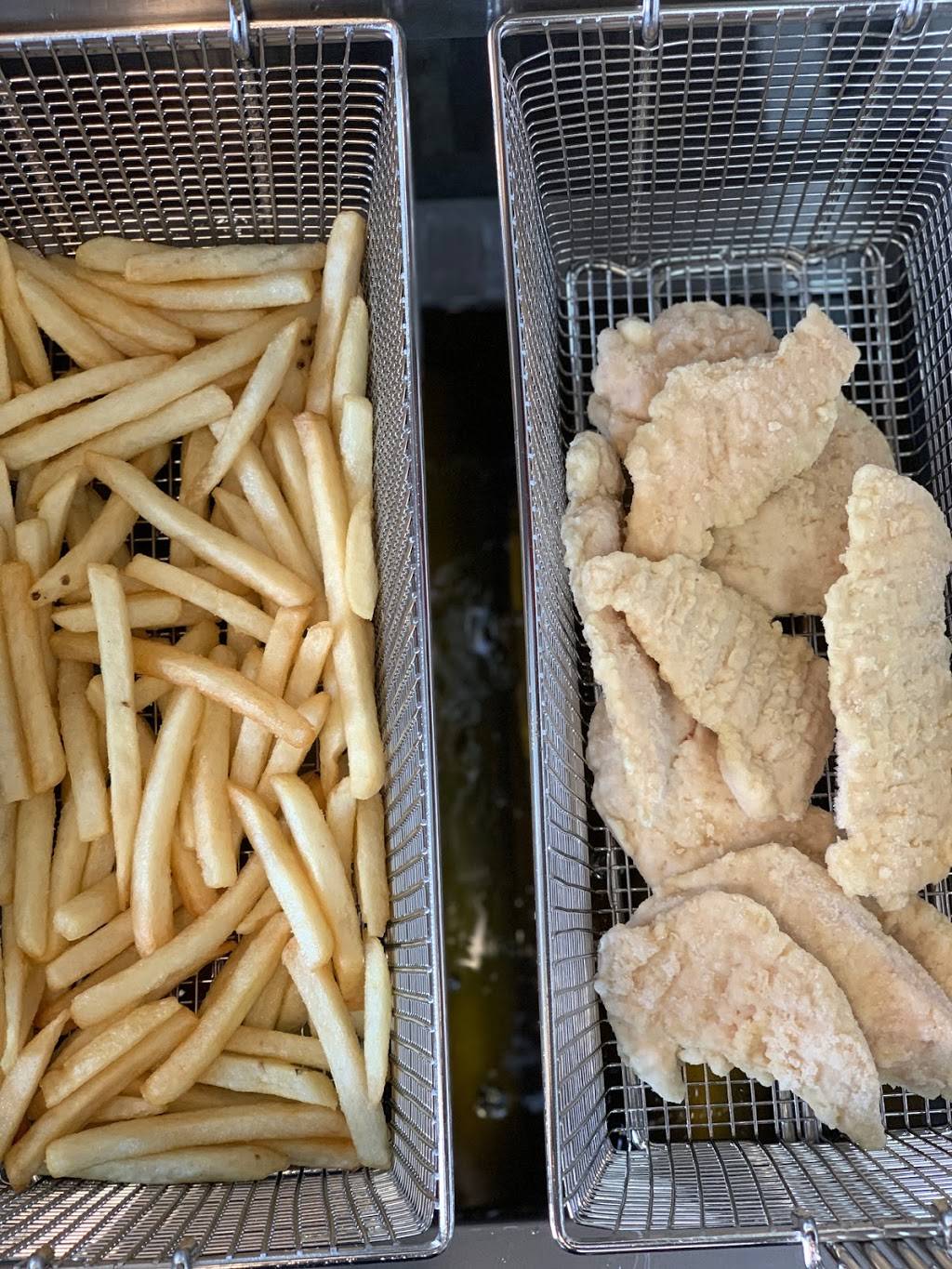 Quick Gyro | meal takeaway | 1447 McCarter Hwy, Newark, NJ 07104, USA | 9732300052 OR +1 973-230-0052