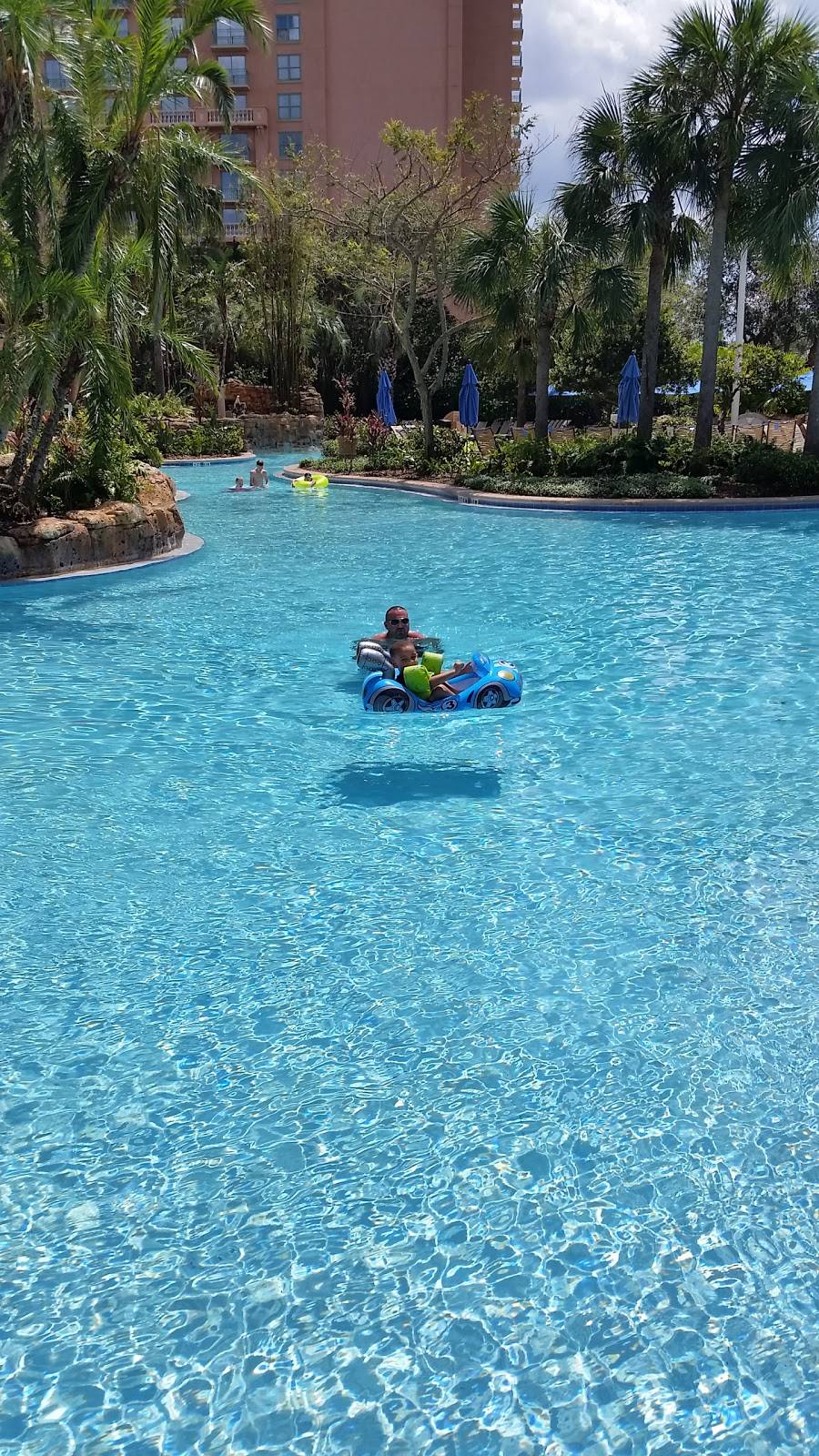 Quench Poolside Bar & Grill | restaurant | 4040 Central Florida Pkwy, Orlando, FL 32837, USA | 4073934777 OR +1 407-393-4777