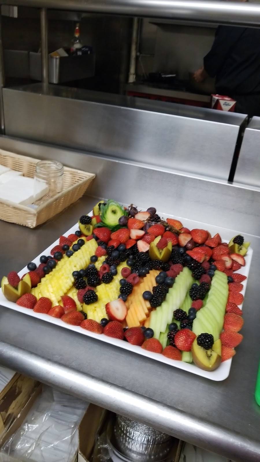 Sazon Y Mambo | restaurant | 1691 Main St, Bridgeport, CT 06604, USA | 2033363636 OR +1 203-336-3636