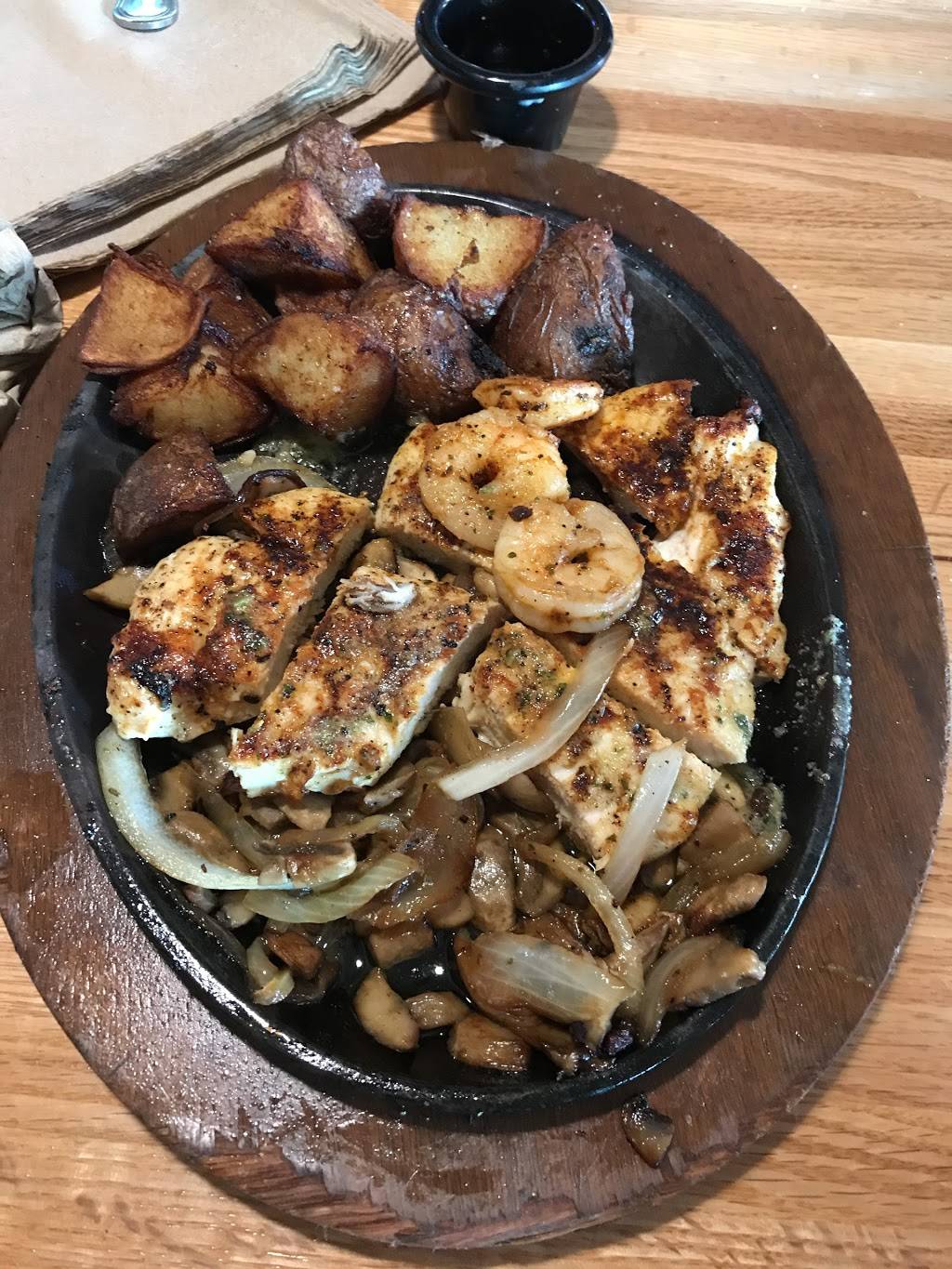 Applebees Grill + Bar | restaurant | 700 Consumer Square, Mays Landing, NJ 08330, USA | 6093839290 OR +1 609-383-9290