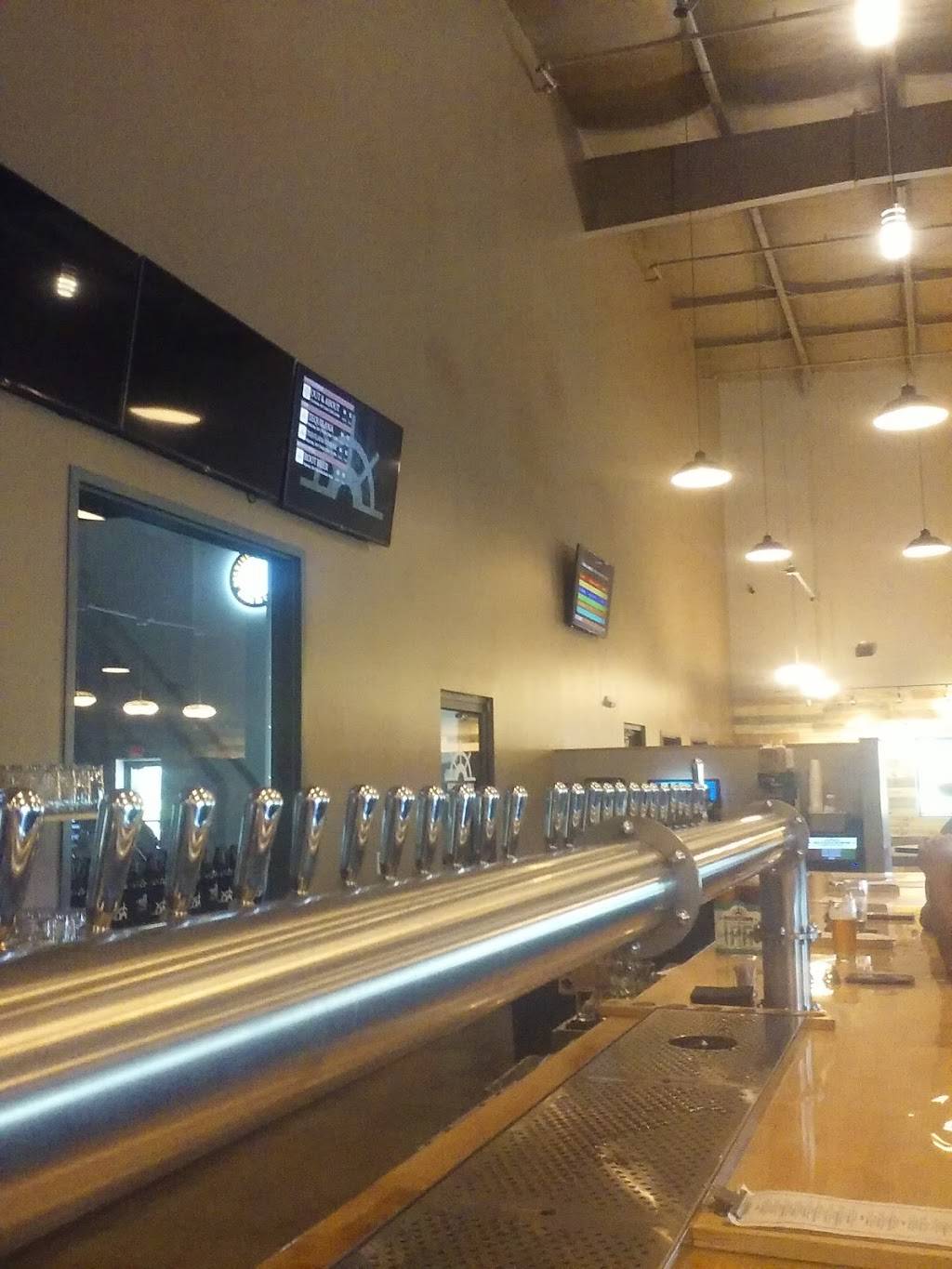 Rivertown Brewery & Barrel House | restaurant | 6550 Hamilton Lebanon Rd, Middletown, OH 45044, USA | 5133607839 OR +1 513-360-7839