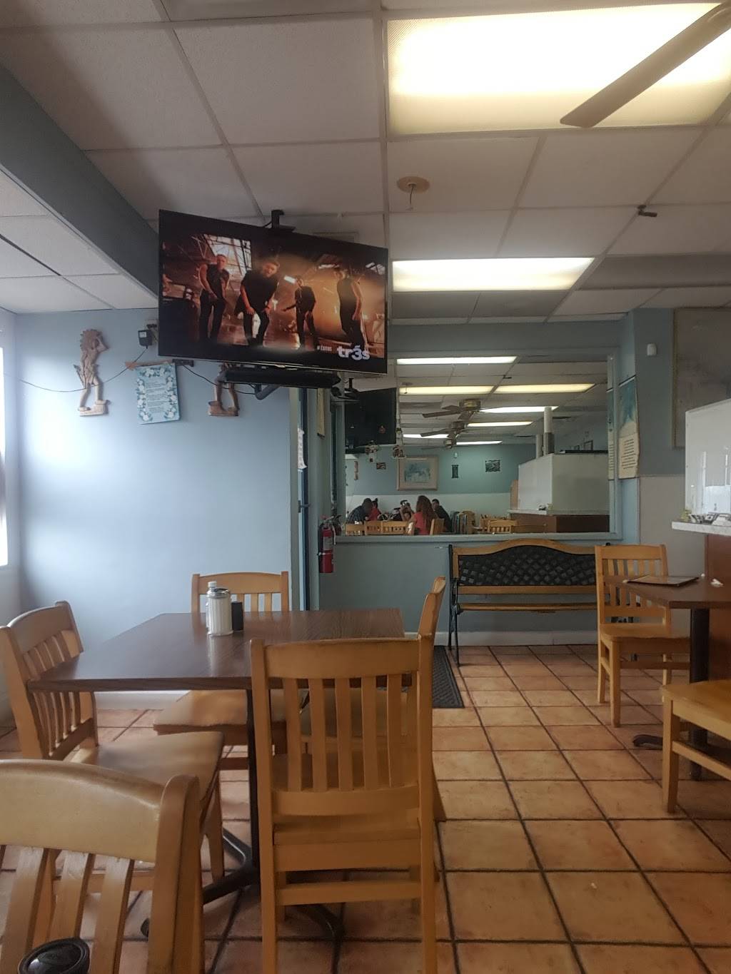 Irenes Pupusas | restaurant | 2218 University Blvd E, Langley Park, MD 20783, USA | 3014311550 OR +1 301-431-1550