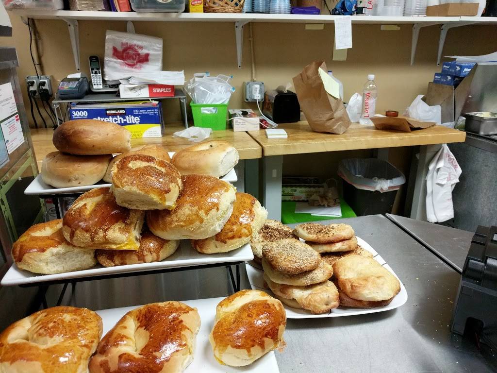 Union Hill Bagels | bakery | 345 Union Hill Rd, Manalapan Township, NJ 07726, USA | 7329729900 OR +1 732-972-9900