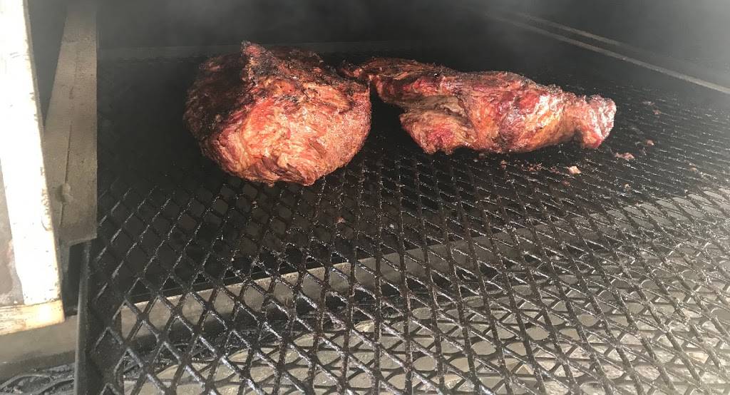 Tubbys Q and Smokehouse | restaurant | 5740 7th St, Zephyrhills, FL 33542, USA | 8137886500 OR +1 813-788-6500