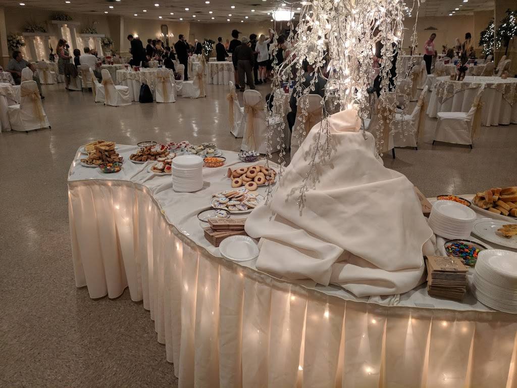 Hopwood Social Hall | restaurant | 114 Old Furnace Rd, Hopwood, PA 15445, USA | 7245640220 OR +1 724-564-0220