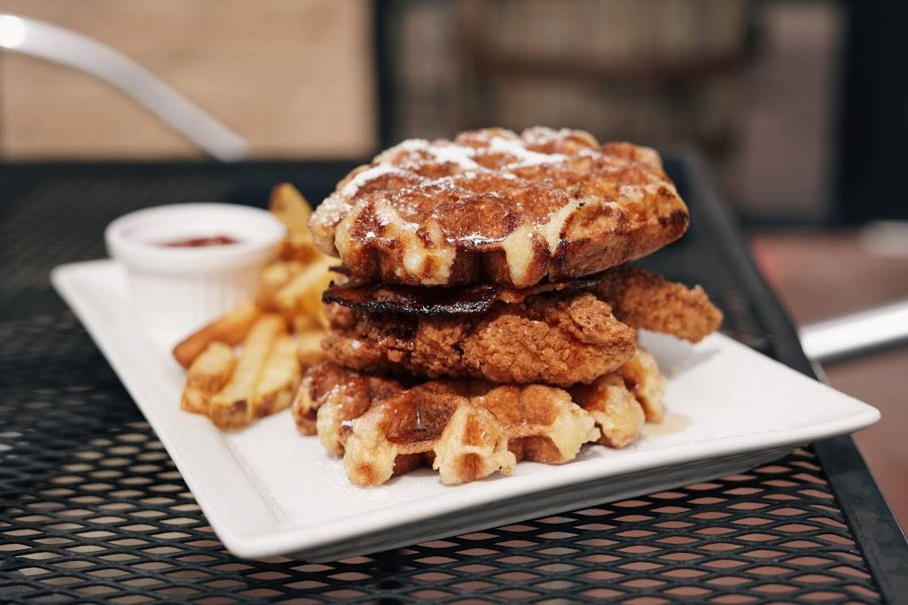 Shakers Bar and Grill | restaurant | 2234 N Canton Center Rd, Canton, MI 48187, USA | 7343348388 OR +1 734-334-8388