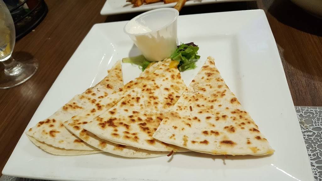 Edgewater Bar & Grille | restaurant | 8629 J M Keynes Dr, Charlotte, NC 28262, USA | 7049162831 OR +1 704-916-2831