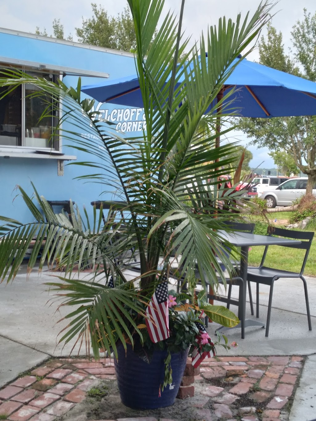 Velchoffs Corner | restaurant | 105 N 2nd St, Palatka, FL 32177, USA | 3863853265 OR +1 386-385-3265